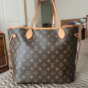 AUTHENTIC Neverfull MM (14 yrs.old)